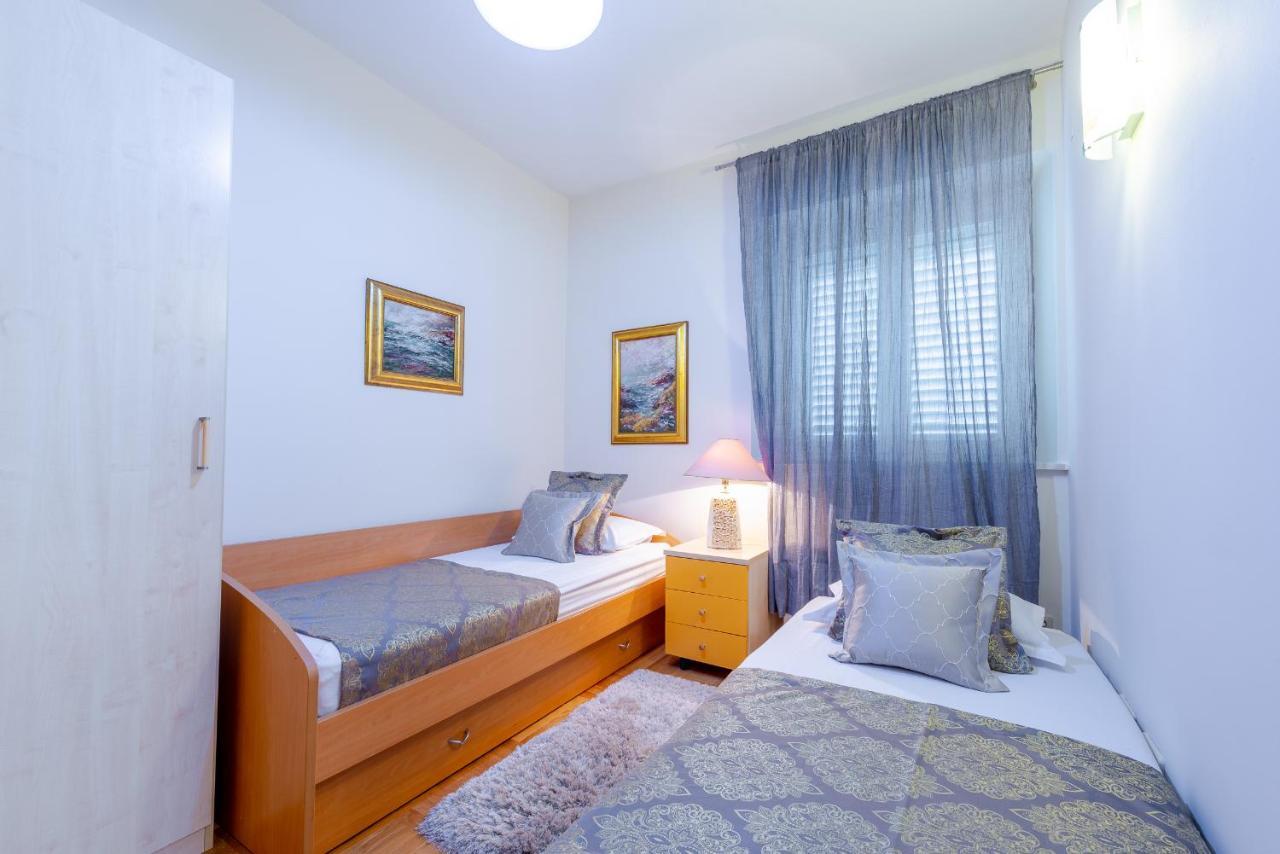 Superior Stunning Apartment Gravosa With A Free Parking Dubrovnik Exterior foto